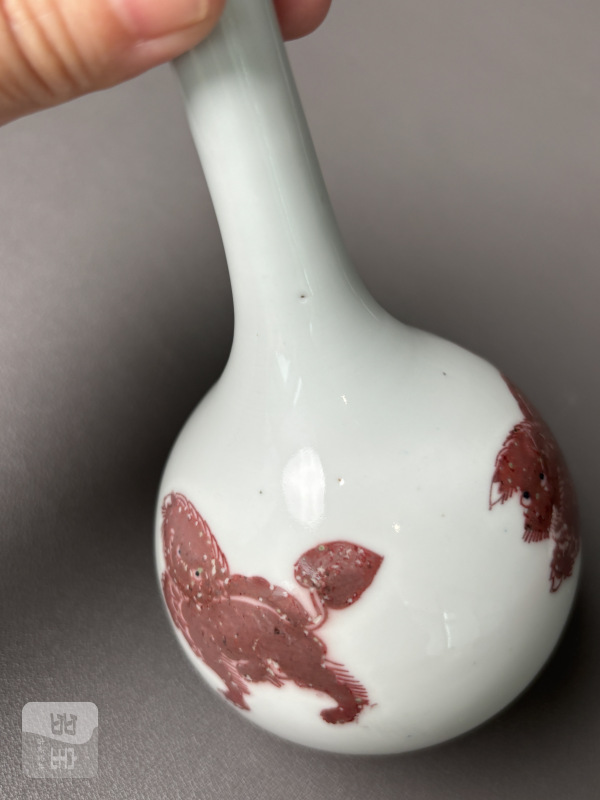 清康熙 釉里红瑞狮纹胆瓶 - 图13